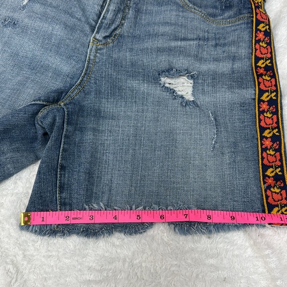 PILCRO MID RISE SLIM BOYFRIEND DENIM SHORTS - Picture 7 of 8